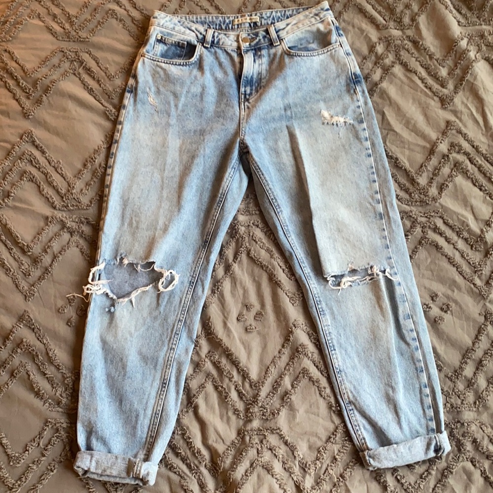 Ripped Boyfriend Jeans